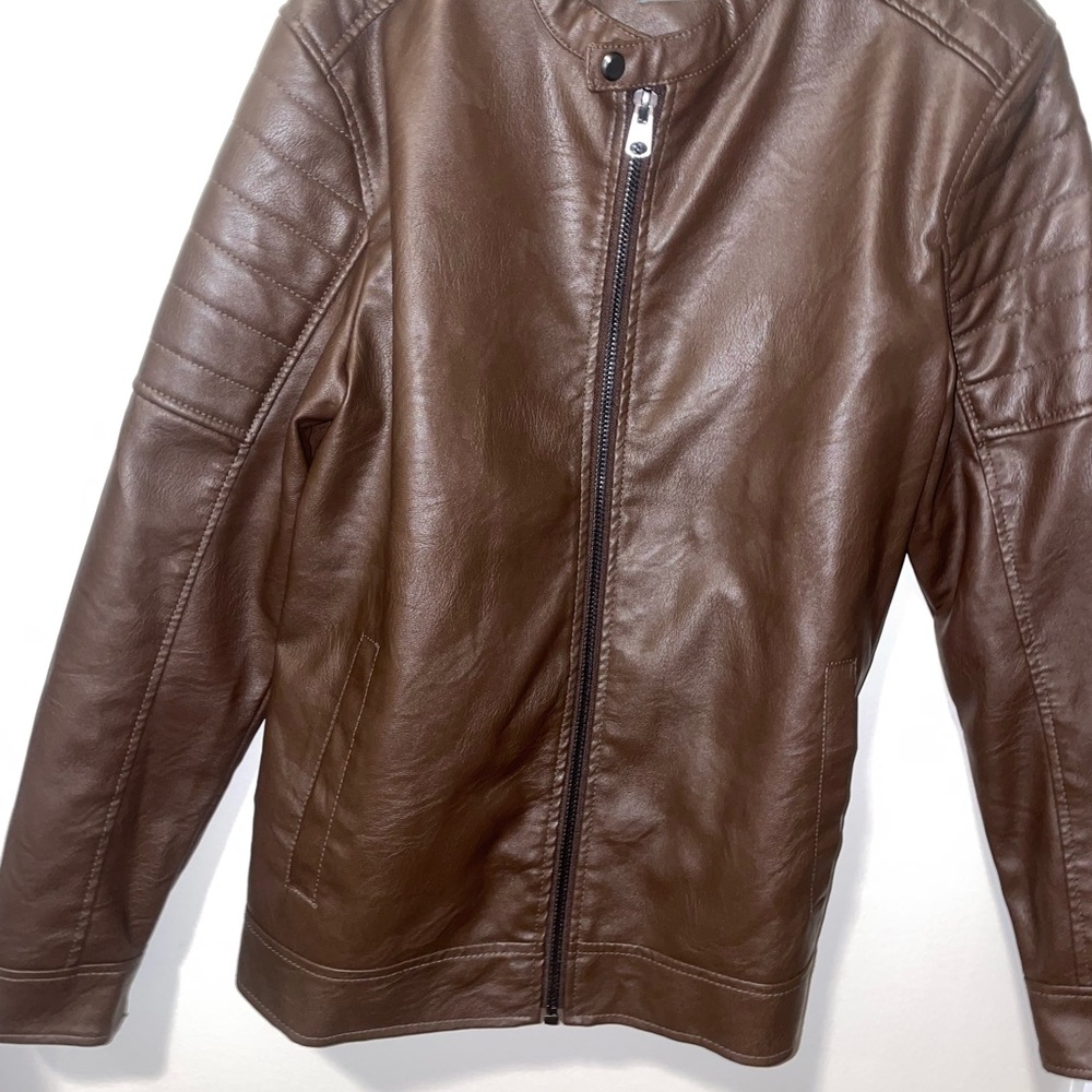 Men’s medium brown leather jacket